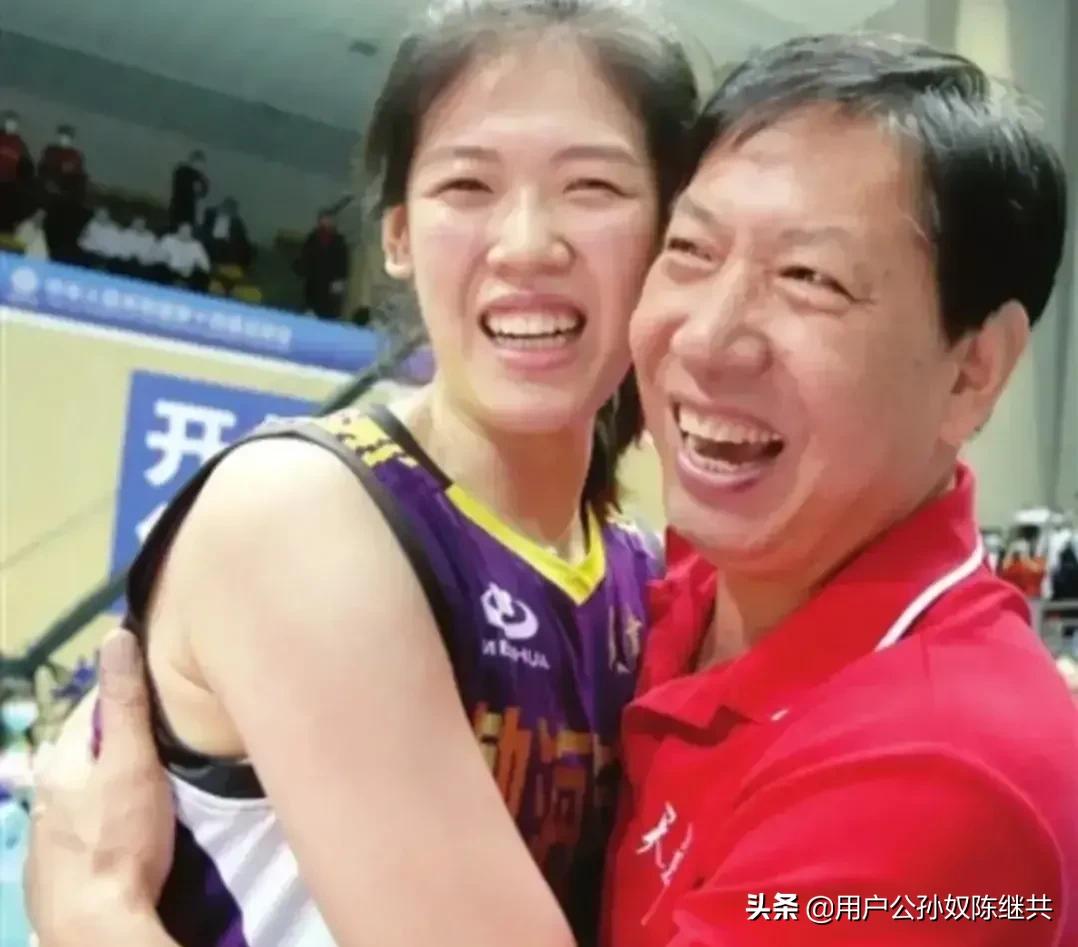 孟豆生北国，未来展新枝。愿君修练至，比赛寄相思！女排新人诗…