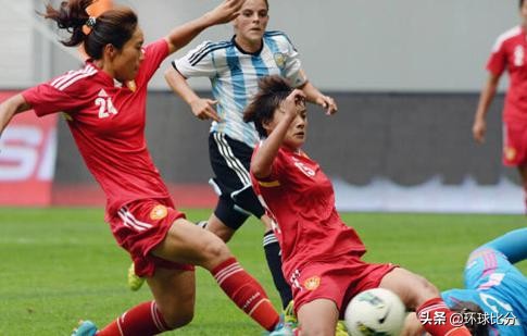 女足球员脱衣庆祝,女足晒腹肌男足躺枪