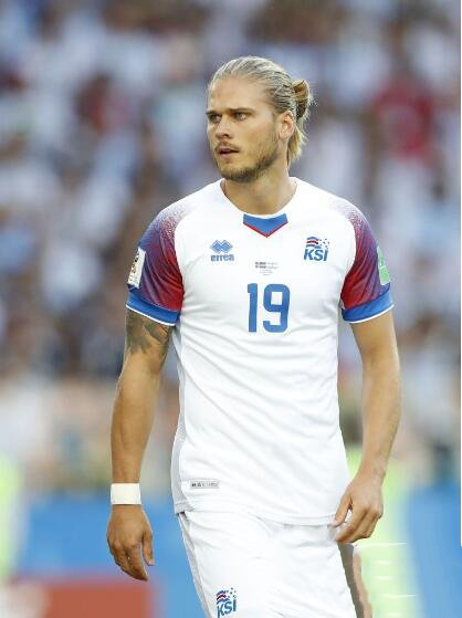 世界杯帅哥发型,世界杯冰岛帅哥