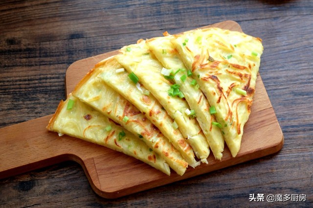 土豆面粉饼的做法电饼铛,土豆饼不加鸡蛋家常做法电饼铛