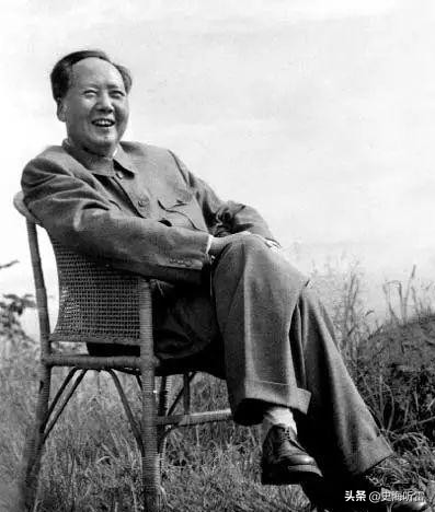 毛*东泽**:“群众是真正的英雄,而我们却是幼稚可笑的,包括我”