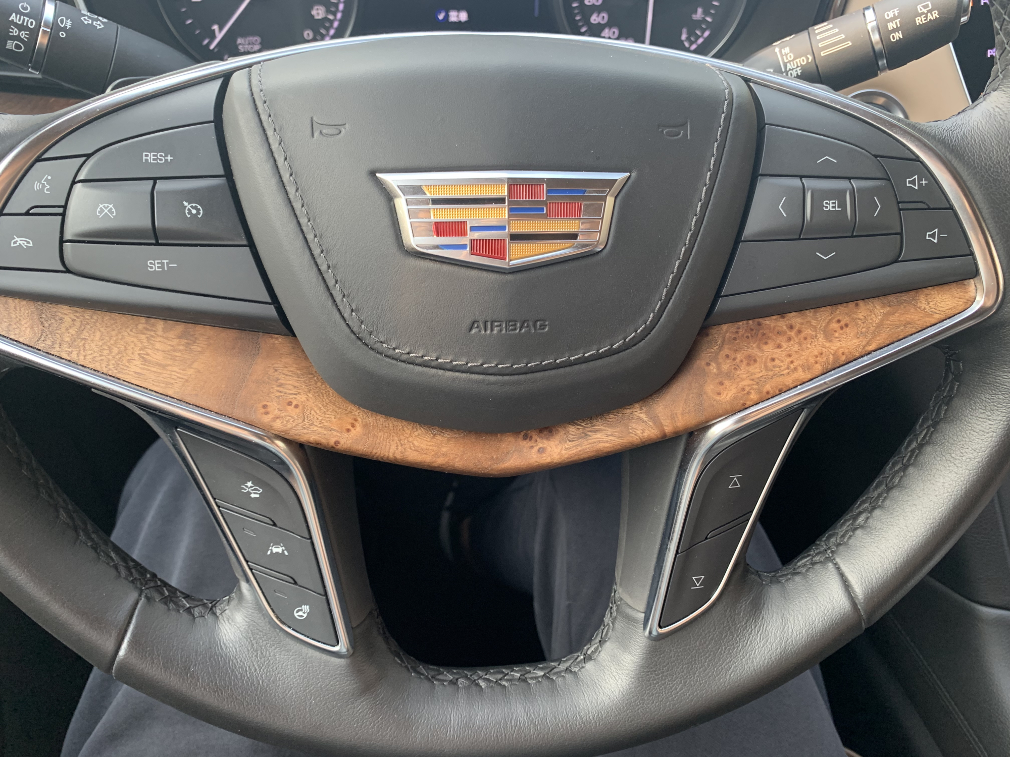 凯迪拉克最好看的suvxt6,试驾凯迪拉克suvxt4