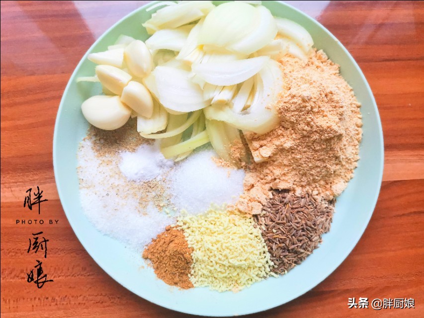 在家用烤箱能不能做出烤牛肉串,在家烤牛肉串的做法