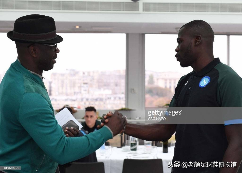 面授机宜1.2亿库利巴利，可以防守外星人的法国黑人民族英雄