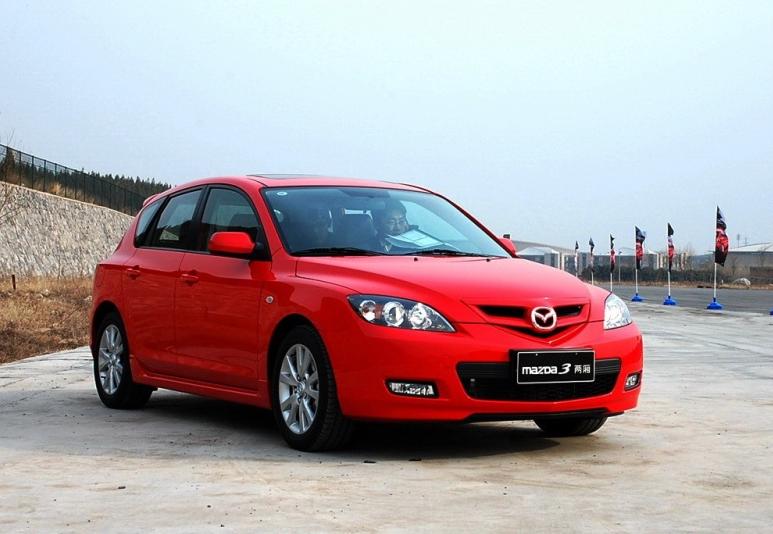 不多见的进口车品牌,老马自达3两厢2.0
