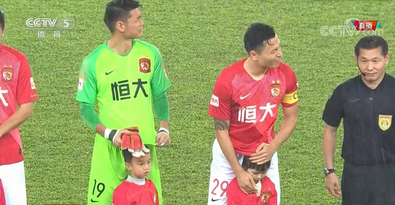 恒大中超开幕式队歌,恒大足球赛放的歌