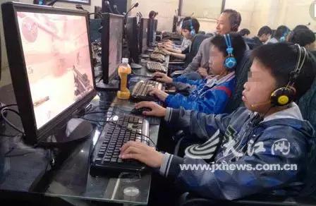 对于孩子玩游戏家长持怎样的态度,家长到底该不该让孩子打游戏