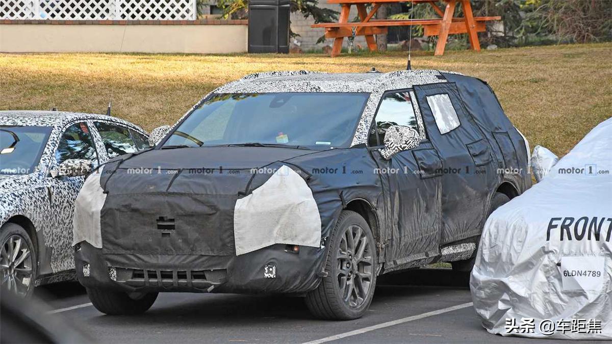 雪佛兰全新blazer加长版现身海外,2019款雪佛兰blazer5座