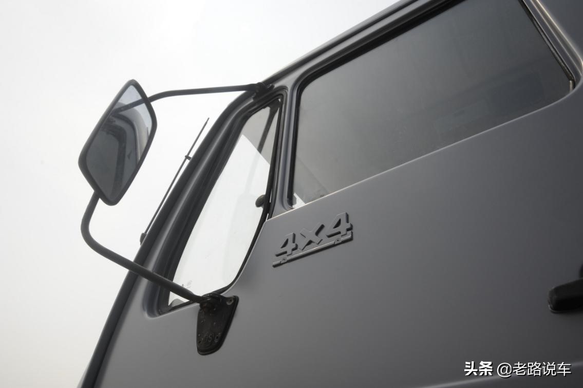 重庆铁马6x6军用车多少马力,重庆铁马6x6军用越野车