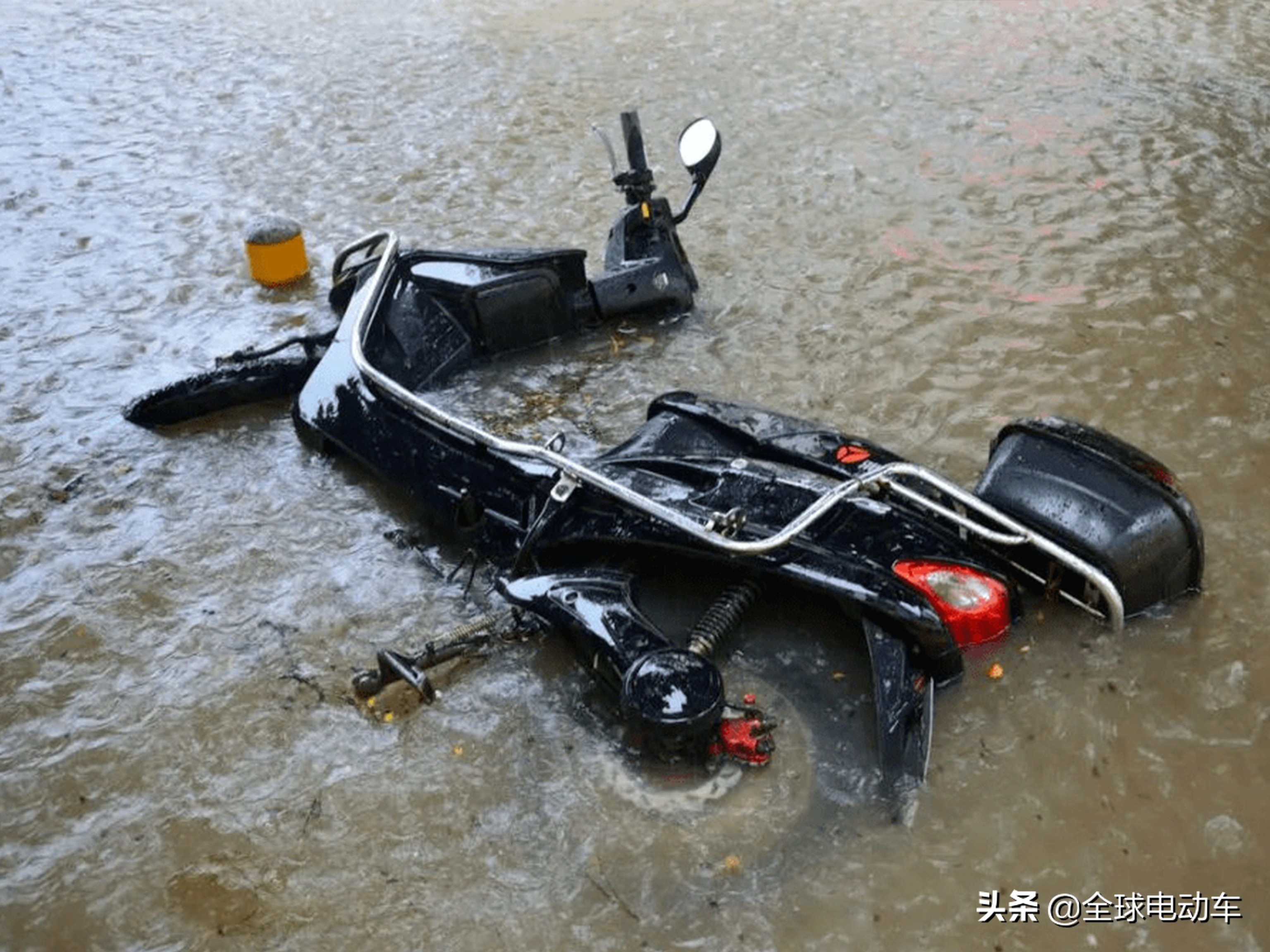 电动车进水后怎么处理,电动车进水被水淹了怎么办