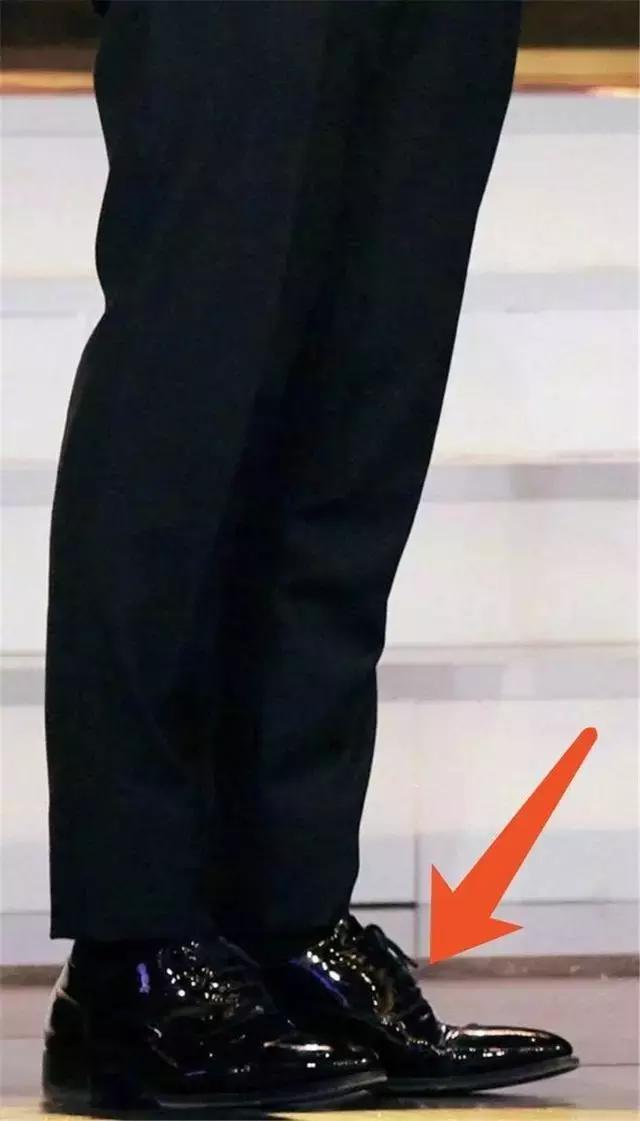 黄晓明回应“增高鞋垫”风波，高脚背的人，到底该如何选鞋？