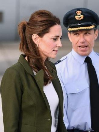 凯特王妃发型马尾,看完西班牙公主之后看什么