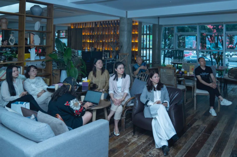 非遗高端定制国风女装,非遗服饰融入现代生活