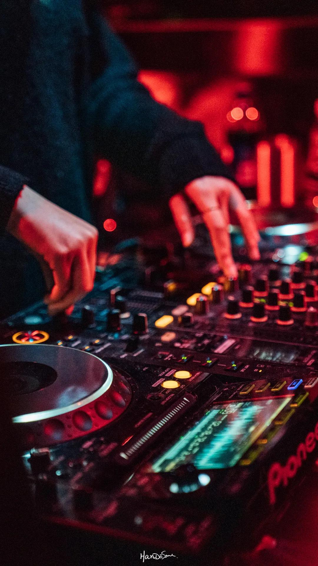 武汉嫂子和男将的秘密狂欢派对，在沿江大道153号