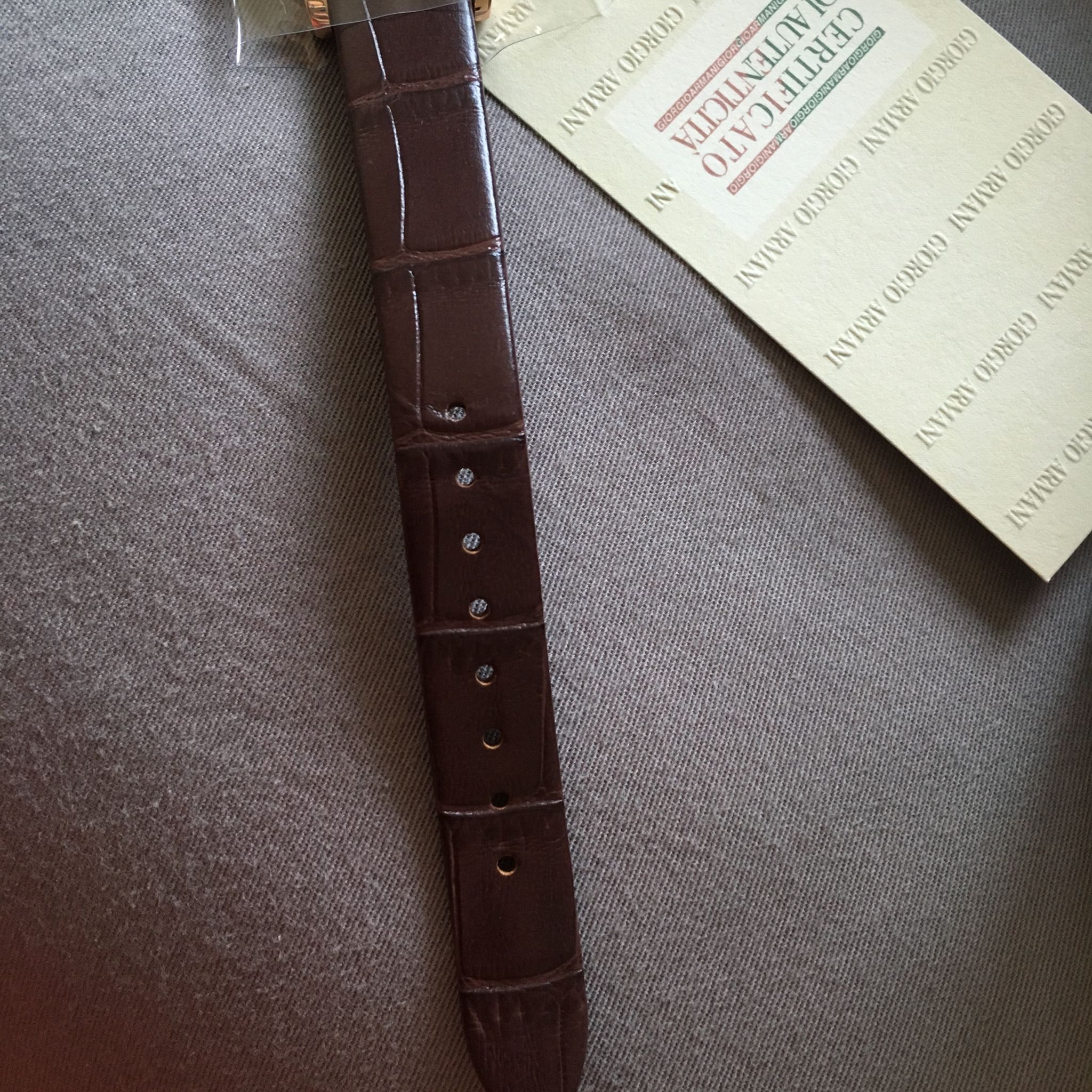 阿玛尼女士手表官方表带,阿玛尼手表怎么样