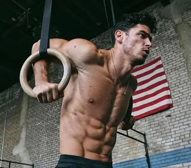 马甲线腹肌速成教程,练习腹肌人鱼线马甲线的最好方法