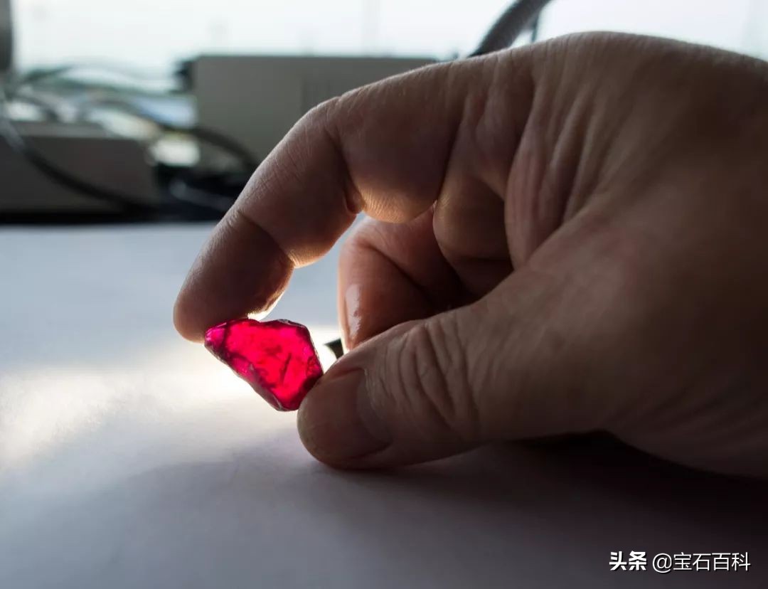 莫桑比克红宝石2000年价格,莫桑比克红宝石2013