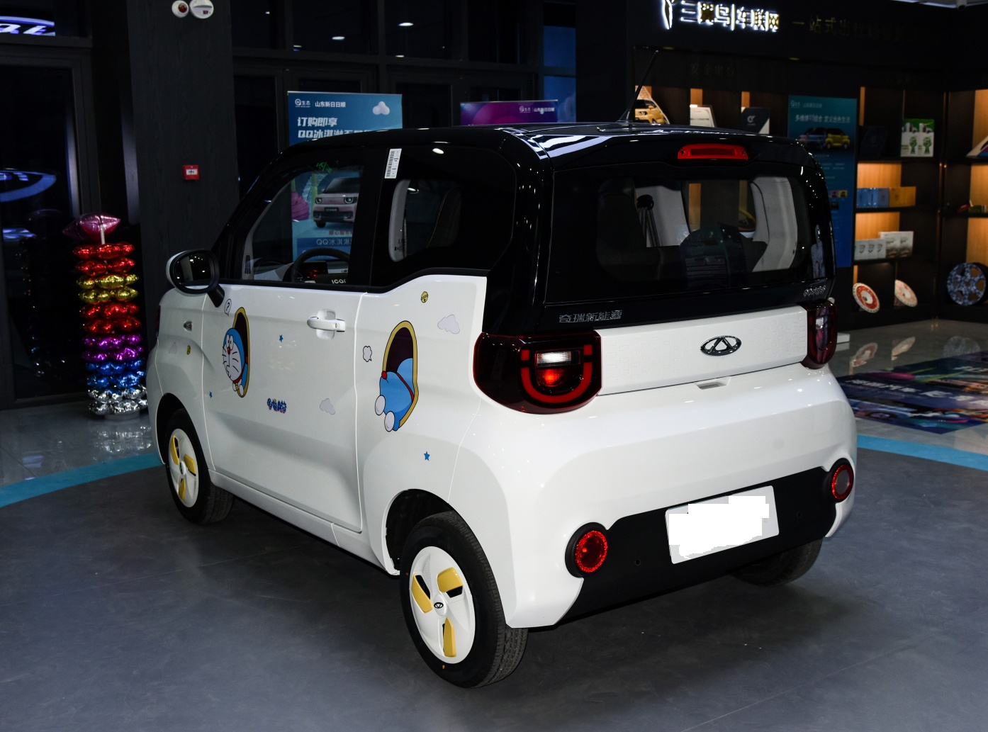 奇瑞qq和五菱宏光mini对比图片,奇瑞qq跟五菱mini