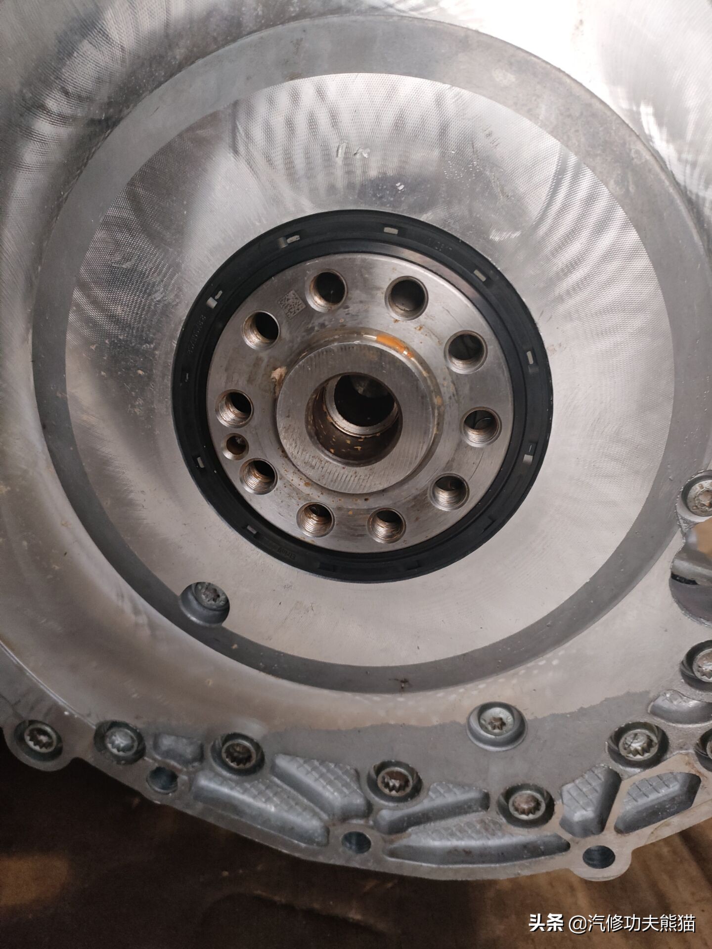 08款奥迪a6l手动挡2.0t烧机油么,09款奥迪a6l2.4烧机油怎么解决