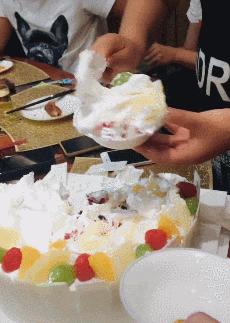 老婆在网上买了件衣服,老婆买了条裙子