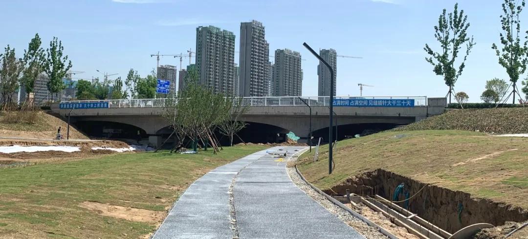 多图直击：即将交付的郑州荷湖片区，能否成为新晋网红打卡地