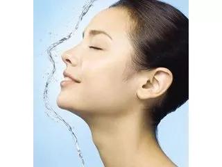 鼻子出油的解决方法,鼻子上出油臭臭的