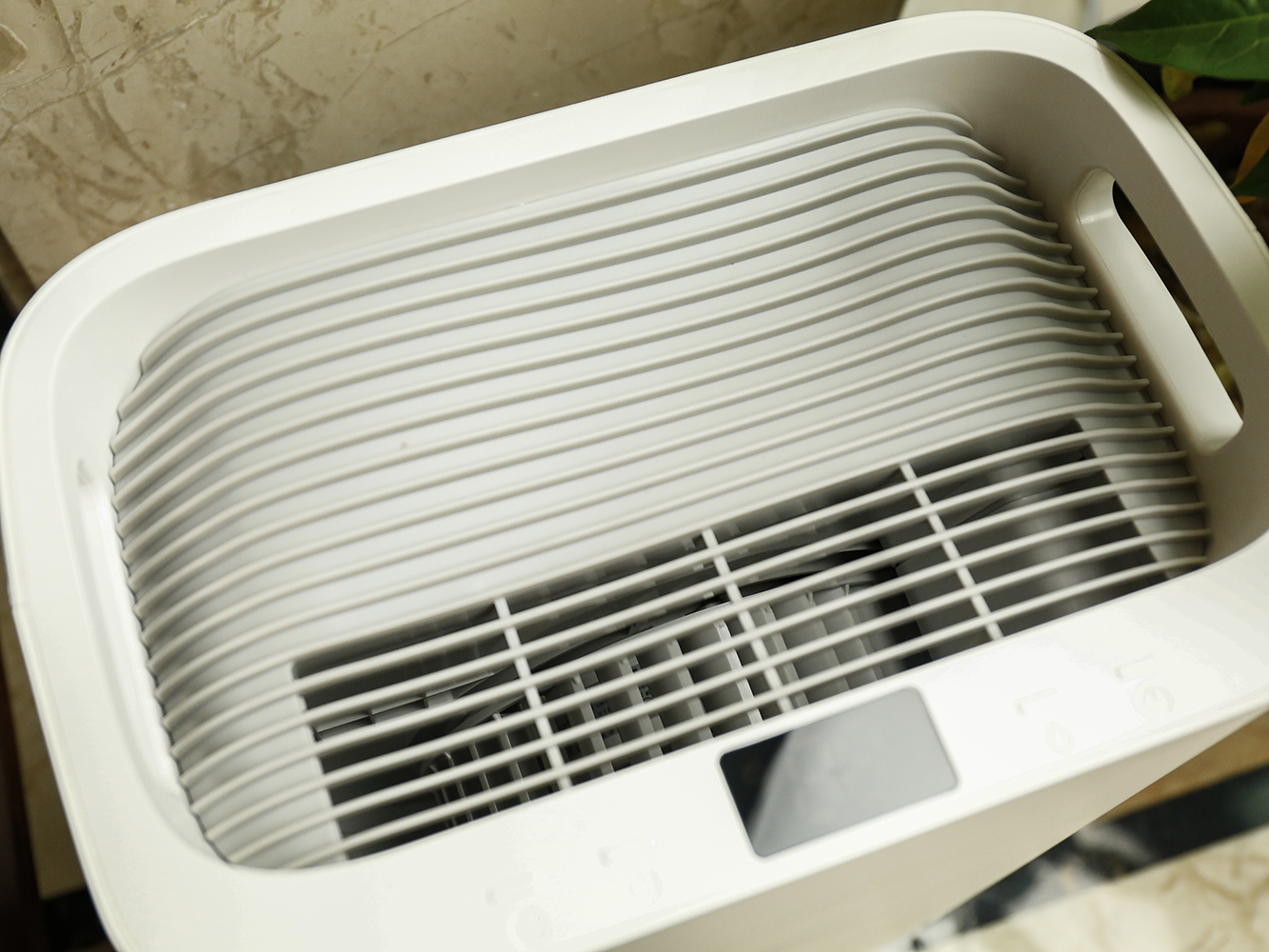 在这难受的黄梅天里，拥有伊岛*湿机除**是一种幸福