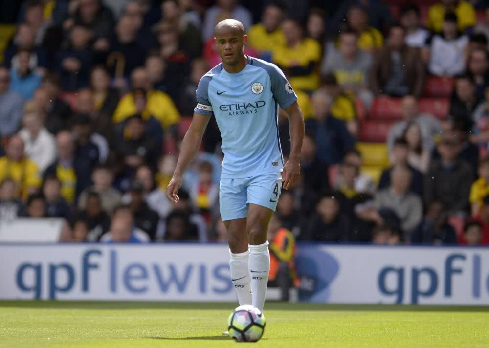 《442》评英超时代10大中卫：费迪南德压特里