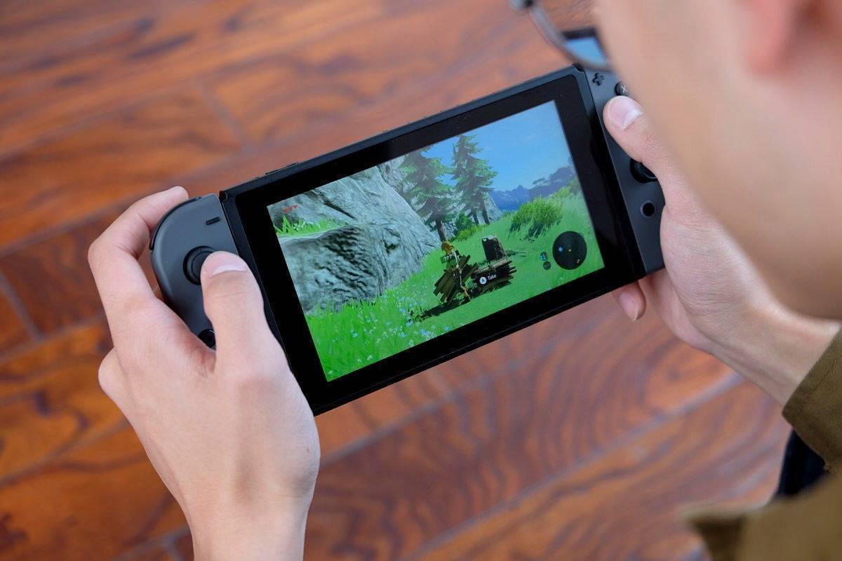 我们要笑着说再见手势,我们要和握不住的东西说再见