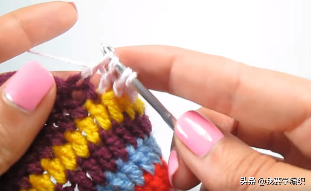 最简单钩袜子视频,时尚彩虹地板袜编织图解
