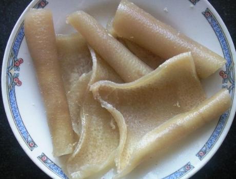 猪皮冻不筋道怎么补救,猪皮冻夏季不融化的技巧