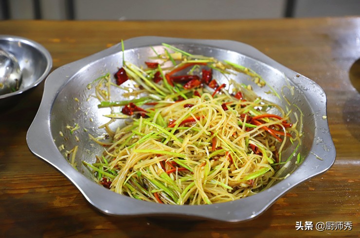 酸辣土豆丝如何清脆爽口,土豆丝怎么做酸辣脆爽又下饭