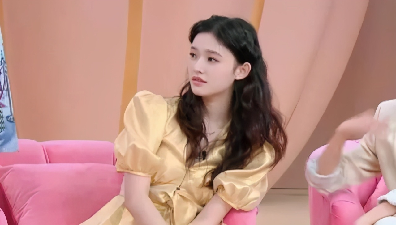 周星驰被曝欲重金与林允续约,周星驰谈林允现状