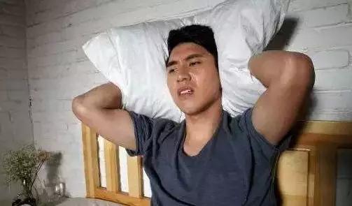 助眠入睡小妙招,中医助眠10秒入睡法