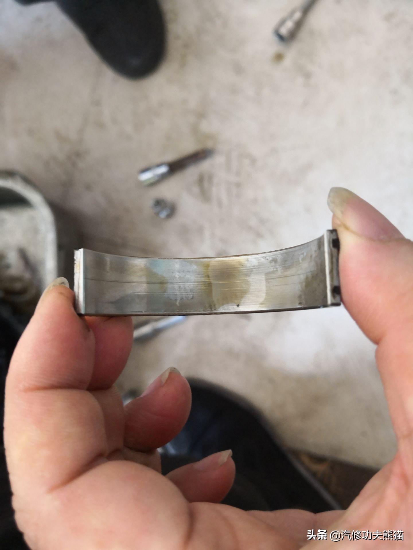 如何检测奥迪三代ea888是否烧机油,大众三代ea888发动机机油灯报警