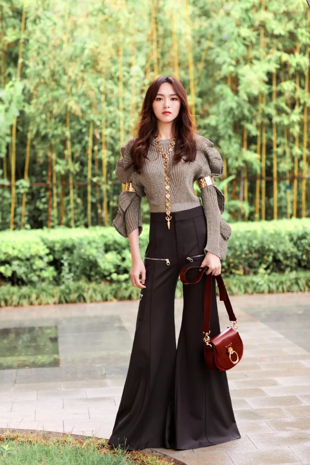 当代女生包包一般多少钱,女子买名牌包完整版