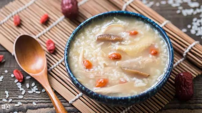 缺铁性贫血吃什么补血最快食谱大全,缺铁中度贫血喝补血口服液能好吗