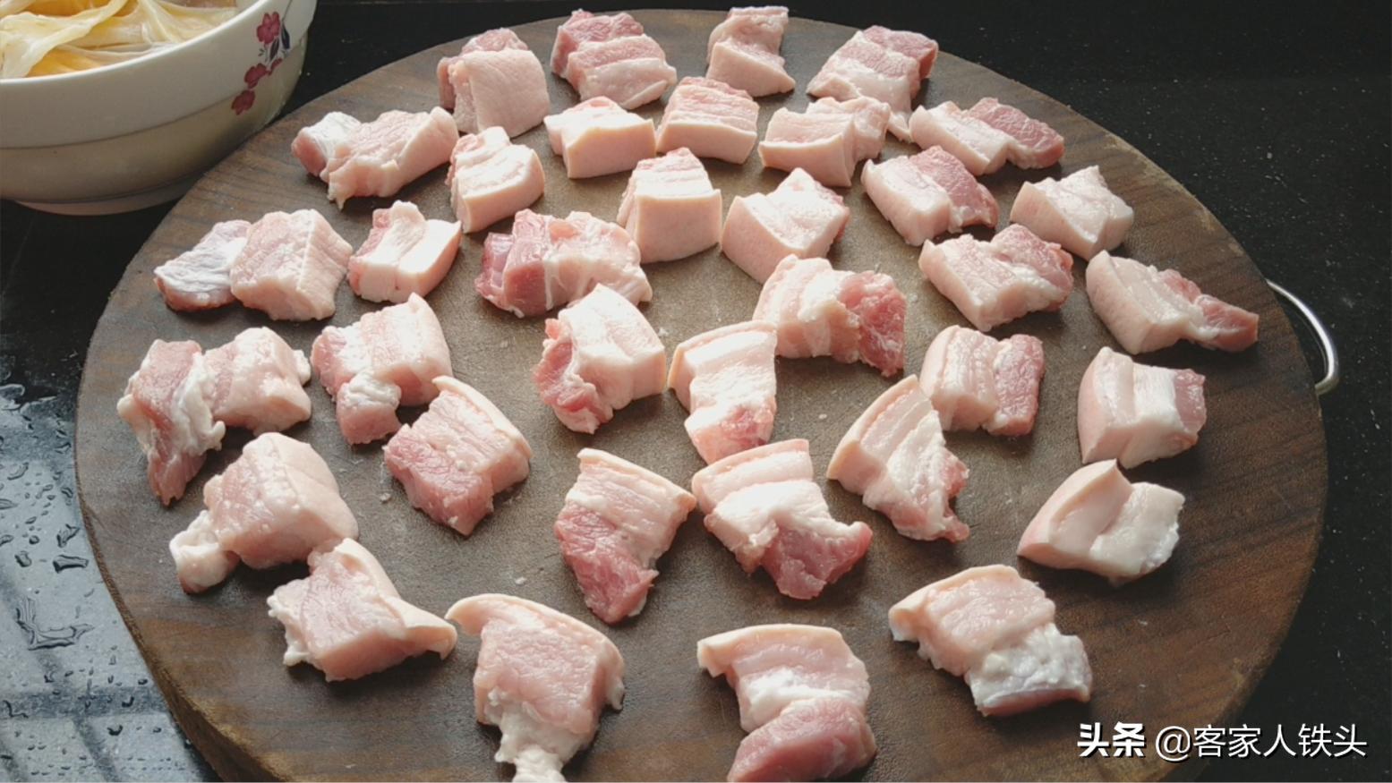 墨鱼炖肉汤怎么做好吃,墨鱼炖肉汤如何做肉香嫩