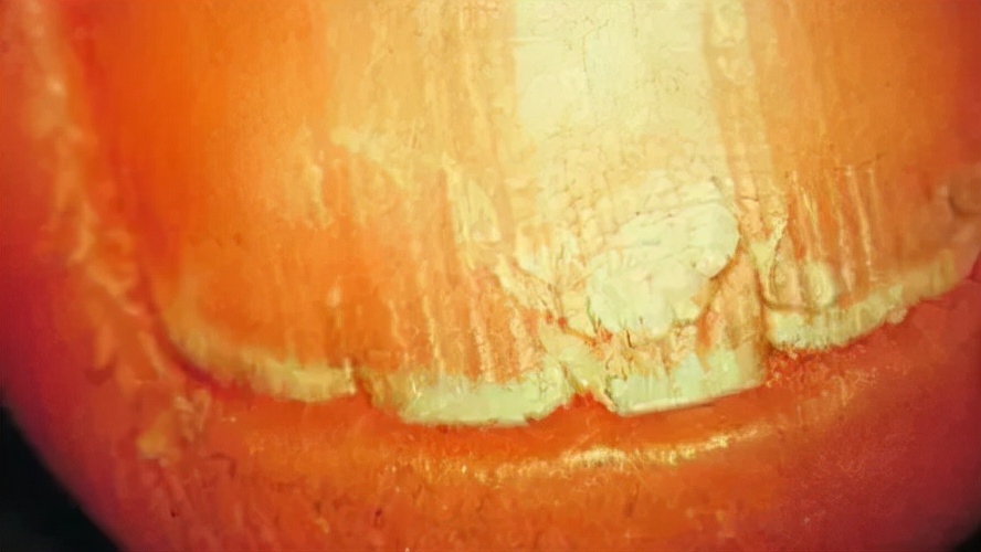 如何不做美甲就能让指甲变得精致,美甲教学指甲的简单基础护理