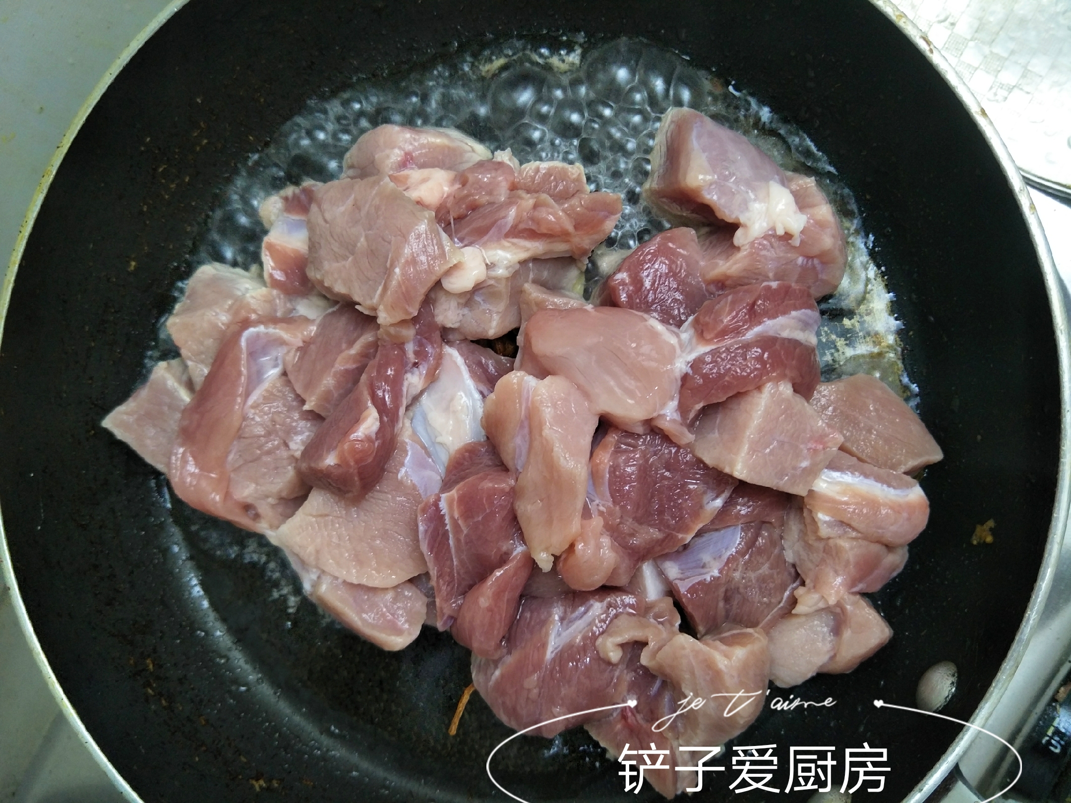 炖肉怎样不会柴,家常炖肉的正确方法和步骤