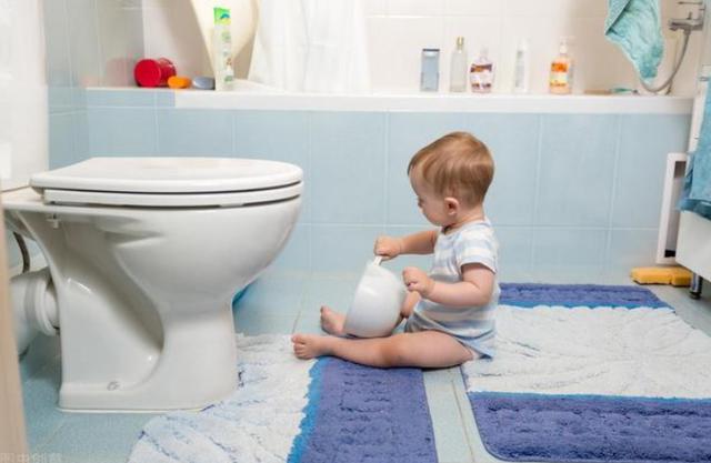 2岁宝宝抗拒蹲着拉粑粑什么原因,两岁宝宝不蹲着拉粑粑怎么办