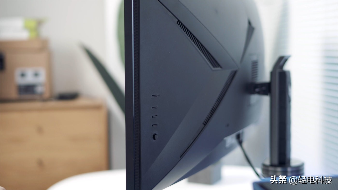 宏碁掠夺者x2424寸显示器,宏碁掠夺者4k量子160hz显示器测评