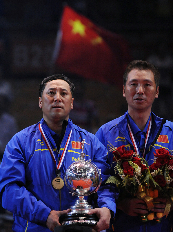 羽毛球手臂外旋还是内旋,内旋和外旋示意图羽毛球