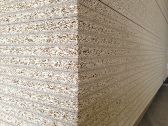 颗粒板多层板哪个结实,实木多层板与颗粒板价格差多少