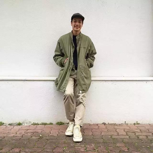 今天余文乐老师要为你们上一堂军装搭配课，答应我要好好学习哟！