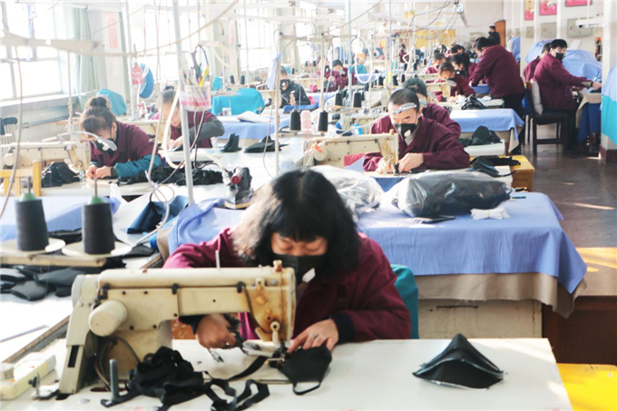 太原“三晋老字号”服装企业把车间当战场打响口罩保供战