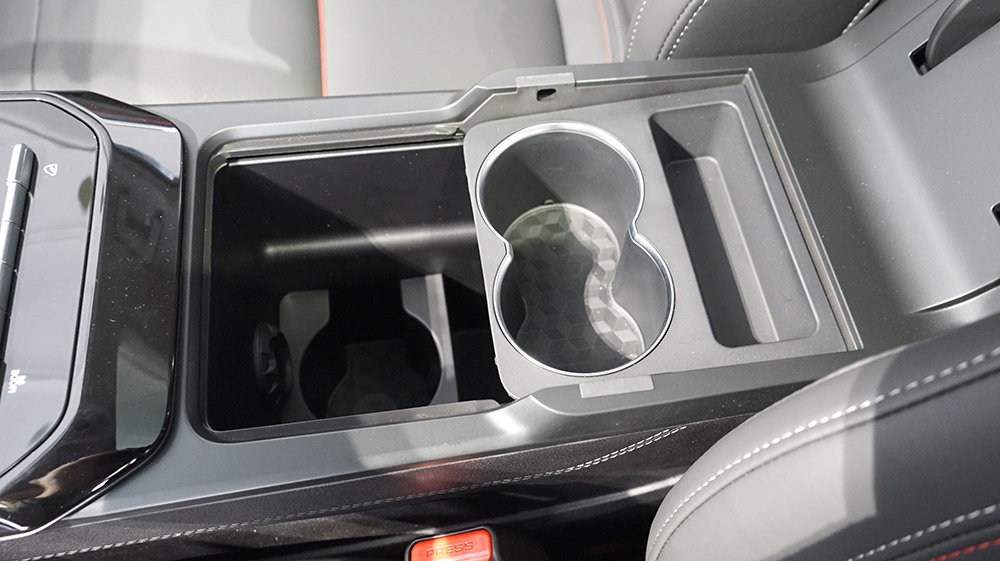 奇瑞瑞虎7plus1.5tcvt试驾视频,峰格设计作品