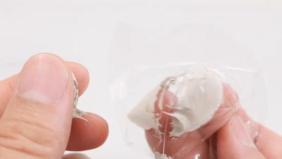 指甲盖做钻戒,日本男子收集指甲制成求婚戒指