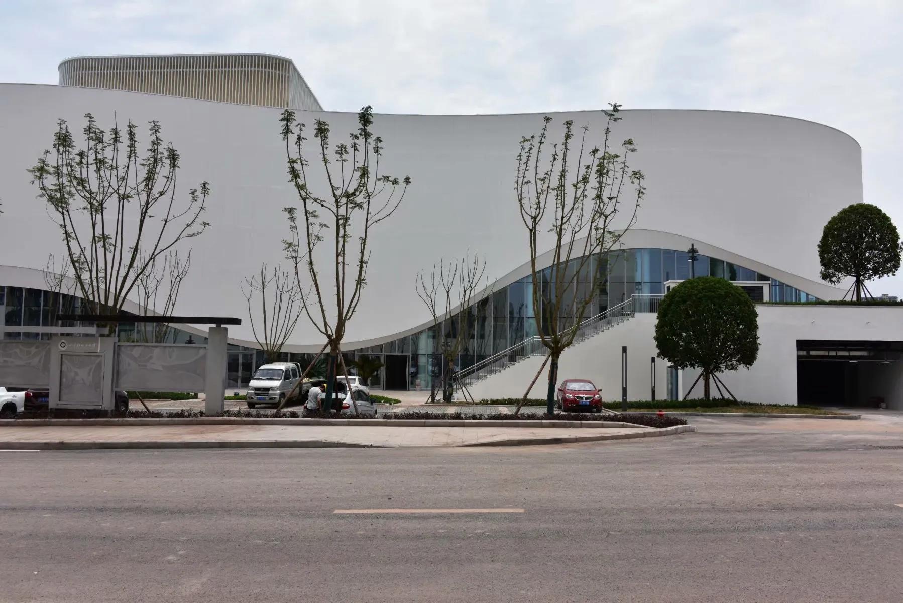 正在建设的大学新校区,一个非凡的学校