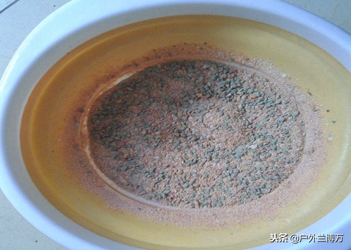 北方春季野钓鲫鱼饵料配方,钓鲫鱼绝佳饵料配方野钓